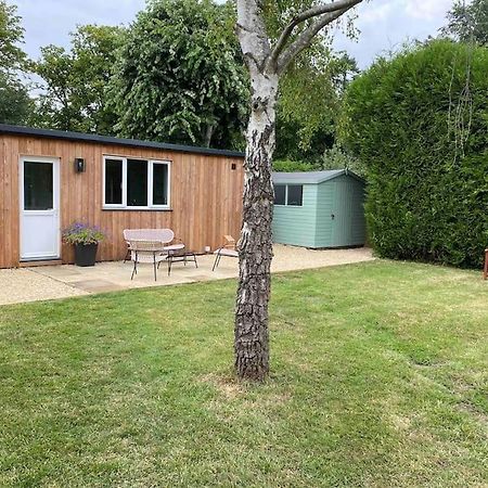 Larks Leaze Lodge, Steeple Ashton, Wiltshire Trowbridge Dış mekan fotoğraf