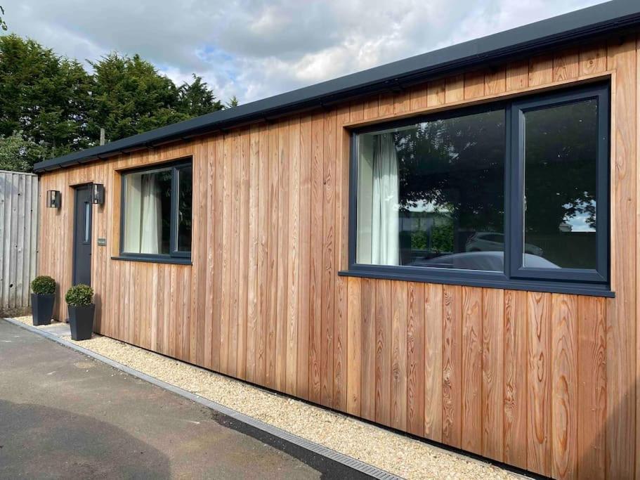 Larks Leaze Lodge, Steeple Ashton, Wiltshire Trowbridge Dış mekan fotoğraf