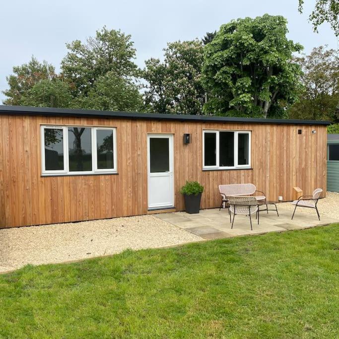 Larks Leaze Lodge, Steeple Ashton, Wiltshire Trowbridge Dış mekan fotoğraf