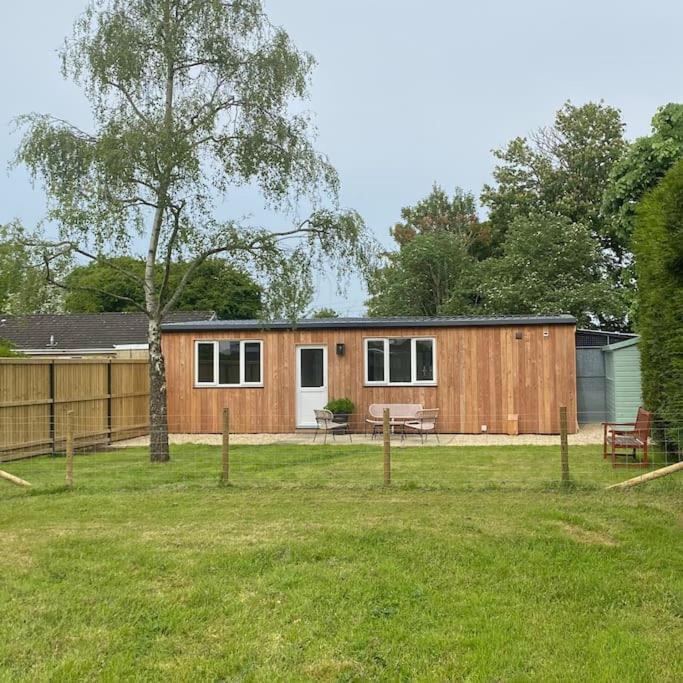 Larks Leaze Lodge, Steeple Ashton, Wiltshire Trowbridge Dış mekan fotoğraf
